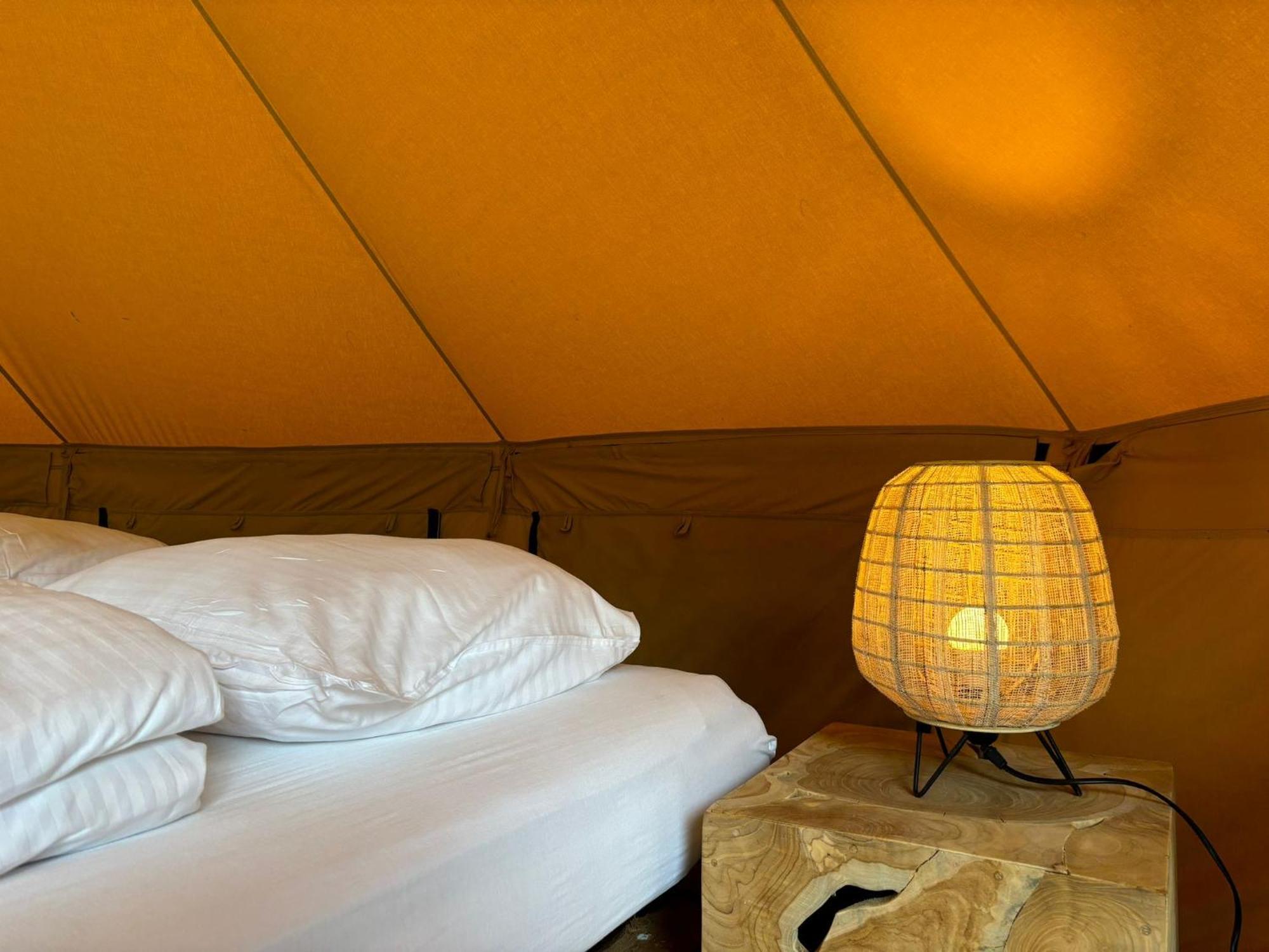 ホテル Glamping Bivak - Urban Gardens Gent エクステリア 写真